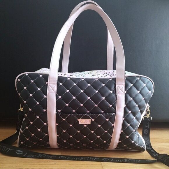 Betsey Johnson quilted duffle EUC - Picture 1 of 12